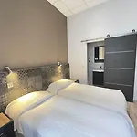 De La Comedie - Place De La Comedie Opera Hotel 2*