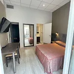 호텔 De La Comedie - Place De La Comedie Opera 2*