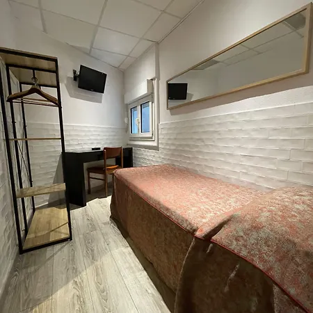 Hotel Comedie - Place De La Comedie Corum 2*