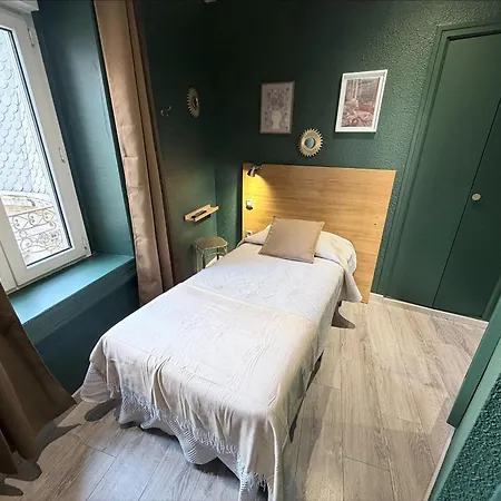 De La Comedie - Place De La Comedie