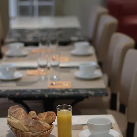 De La Comedie Otel 2*