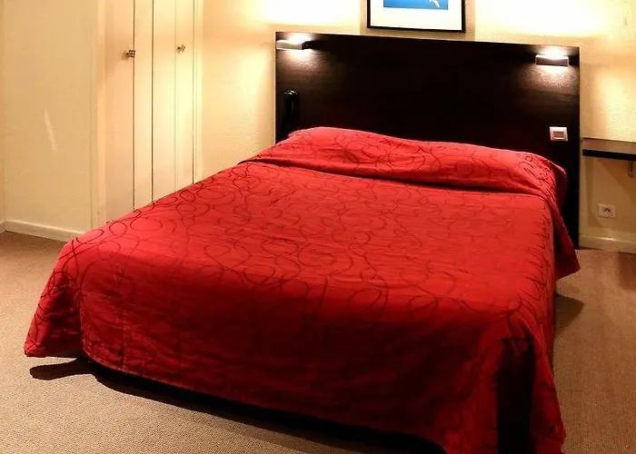 Ξενοδοχείο De La Comedie - Place De La Comedie 2*