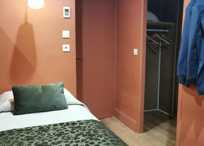 De La Comedie - Place De La Comedie