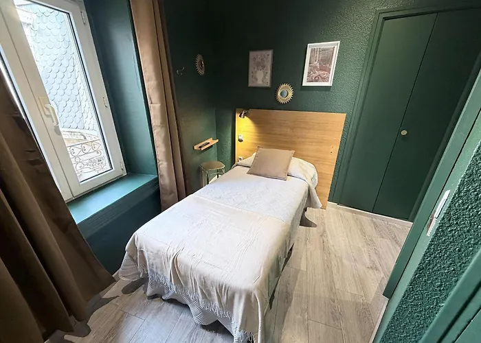 De La Comedie - Place De La Comedie